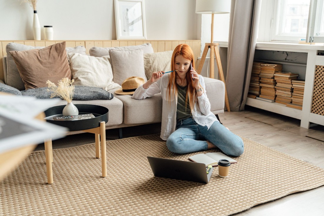 Simple Digital Decluttering Tips That Make Everyday Life Feel Less Busy